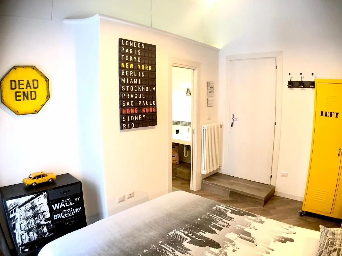 M99 Design Rooms Naples 2*,  Italy