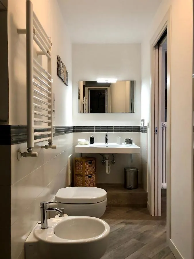 נאפולי M99 Design Rooms 2*,  איטליה